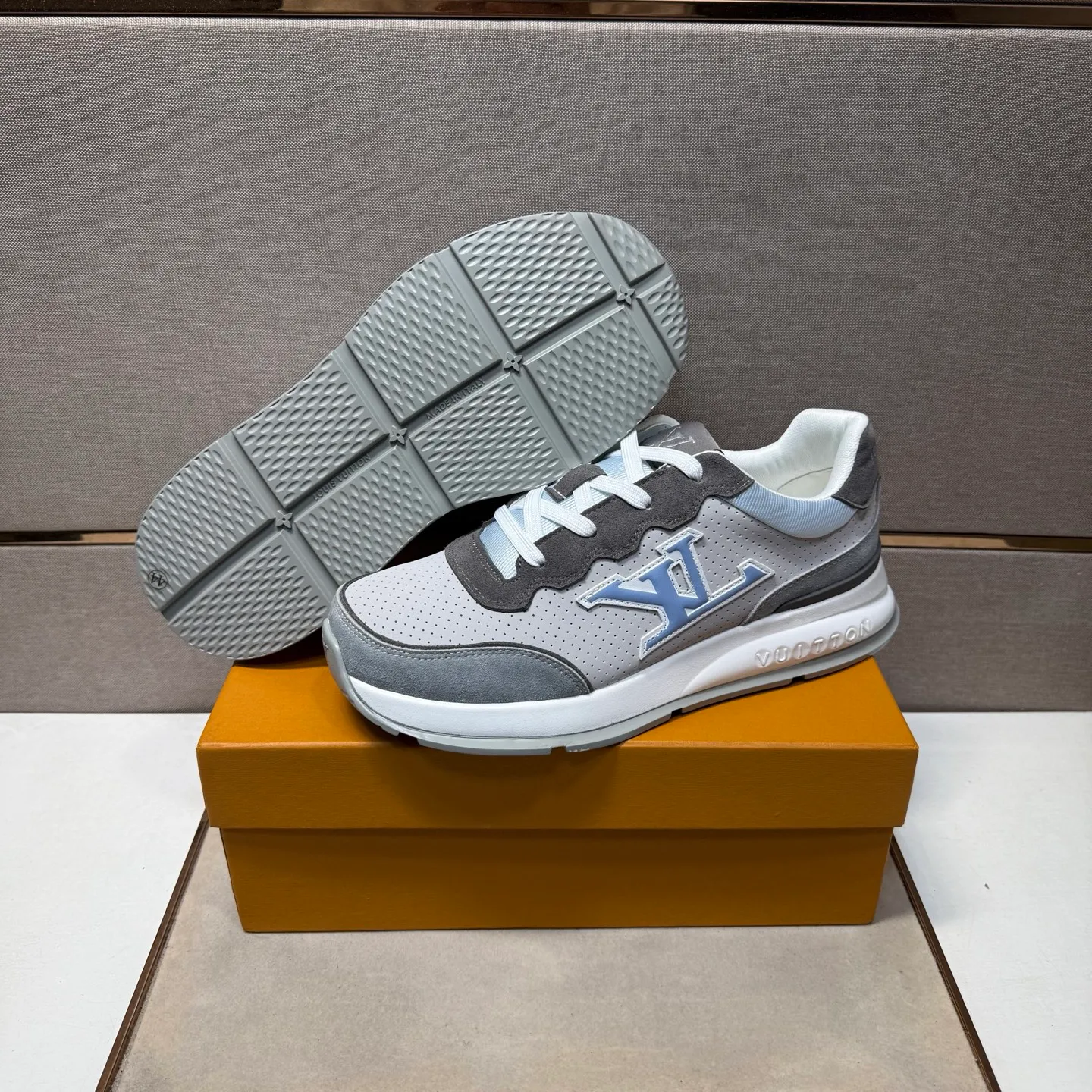 ⬛️Men's shoes 💰p442 [LV～] Men's casual shoes 2025z cabinet sales simultaneously 🔶Size: 38-44#️⃣ 🔷3 colors🔜The upper is made of multi-material splicing➕Mesh lining, comfortable and breathable, sole: original comfortable and wear-resistant outsole, ⚠️real thing📱photographed🎬real thing is better📢📢📢